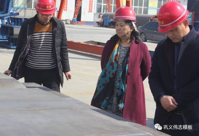 伟志模板从成立以来,总经理张秋改始终坚守对客户的承诺 伟志模板从成立以来,总经理张秋改始终坚守对客户的承诺