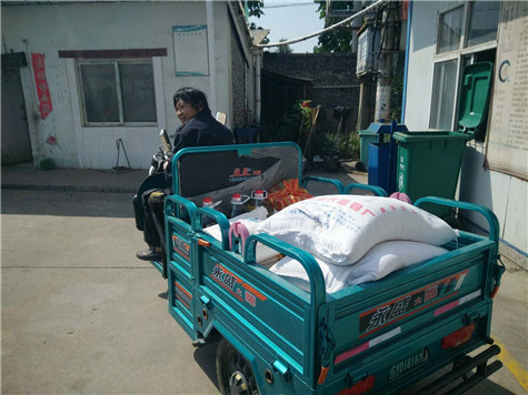 伟志模板董事长来保军祝大家：中秋快乐